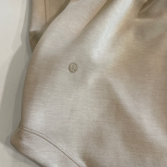 Lululemon Cinch-Waist Softstreme Jacket Women’s Size 6 beige - Picture 3 of 7